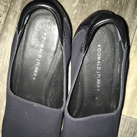 Donald J Pliner Ferny Black Suede and Leather Crepe Wedge - Picture 6 of 9